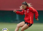 开云官网-阿根廷女足球员伤退赛场