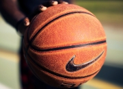 开云体育中国官网-萨内封神夜，F1街道赛的聚光灯下，唯一无争议的王者