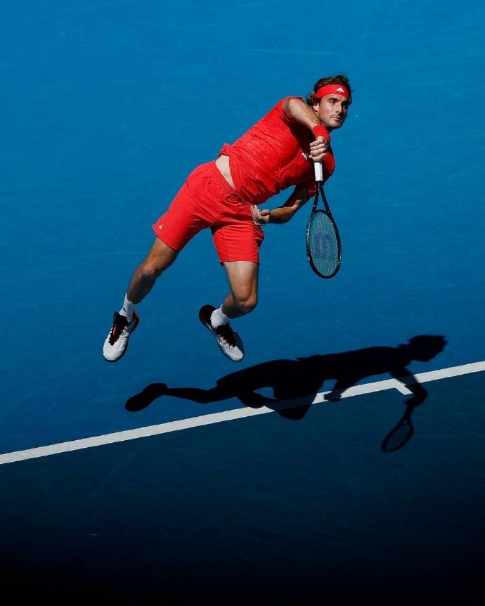 澳大利亚网球队完胜西班牙网球队，西西帕斯绝境逆转的简单介绍