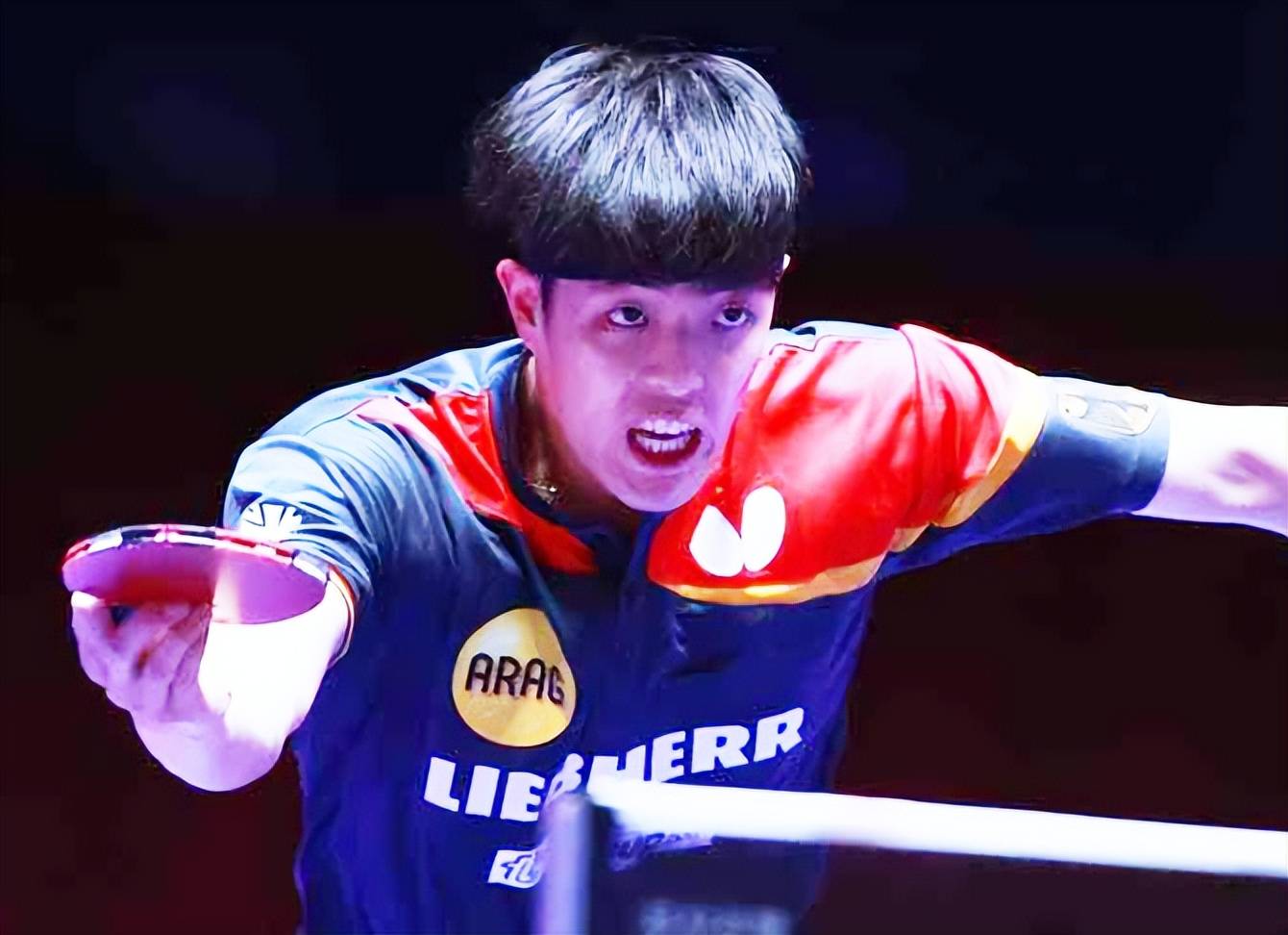 包含英国乒乓球队险胜中国乒乓球队，波尔一己之力扛起全队的词条