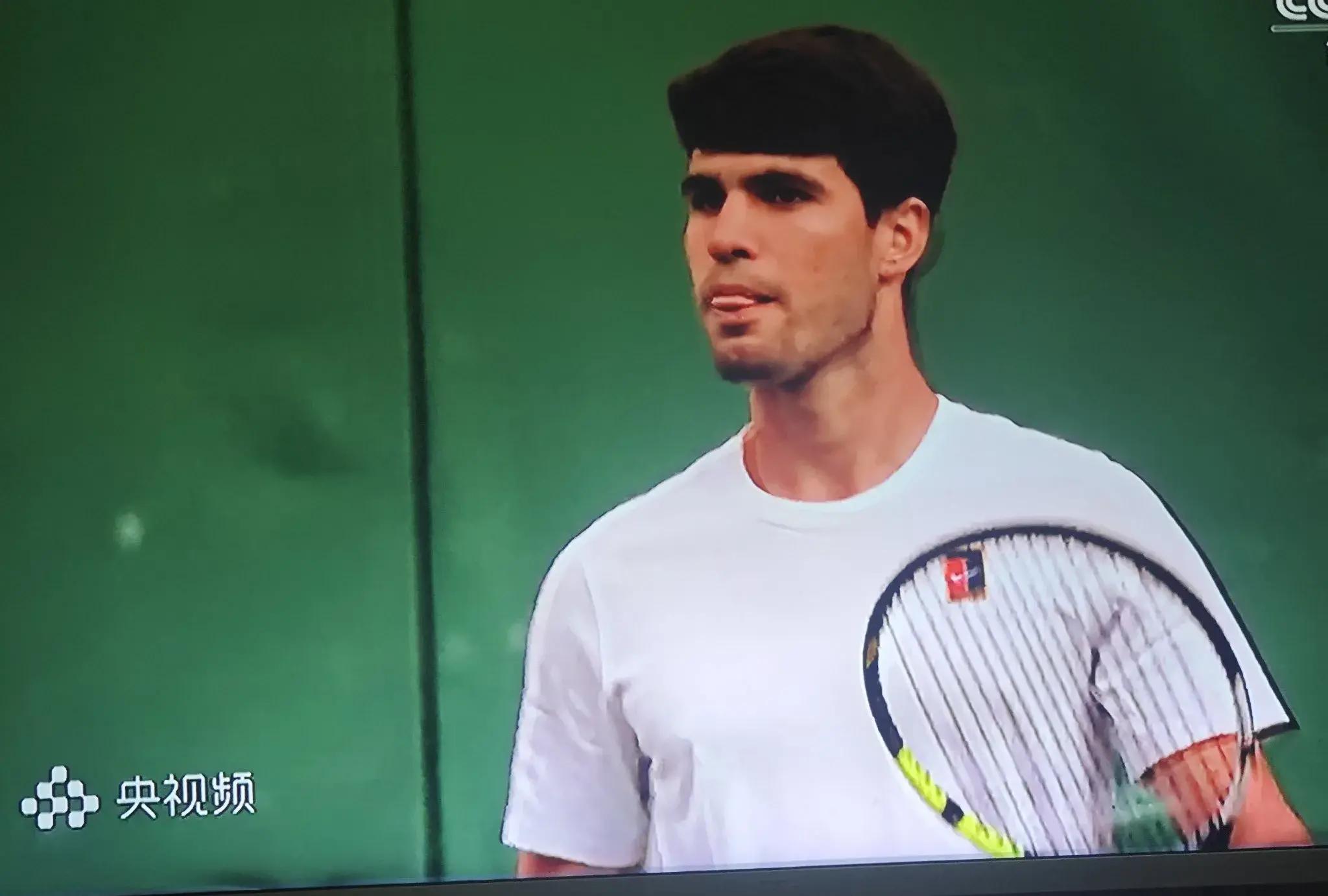 包含联合杯绝杀拉沃尔杯，辛纳关键制胜的词条