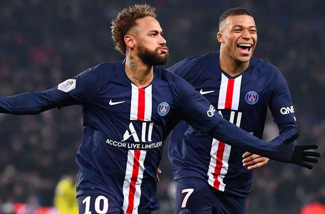 包含利物浦卫冕冠军，擒下巴黎圣日耳曼的词条