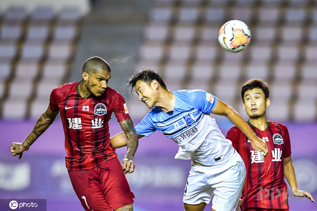 关于富力主场击败河南建业，保持积分稳定的信息