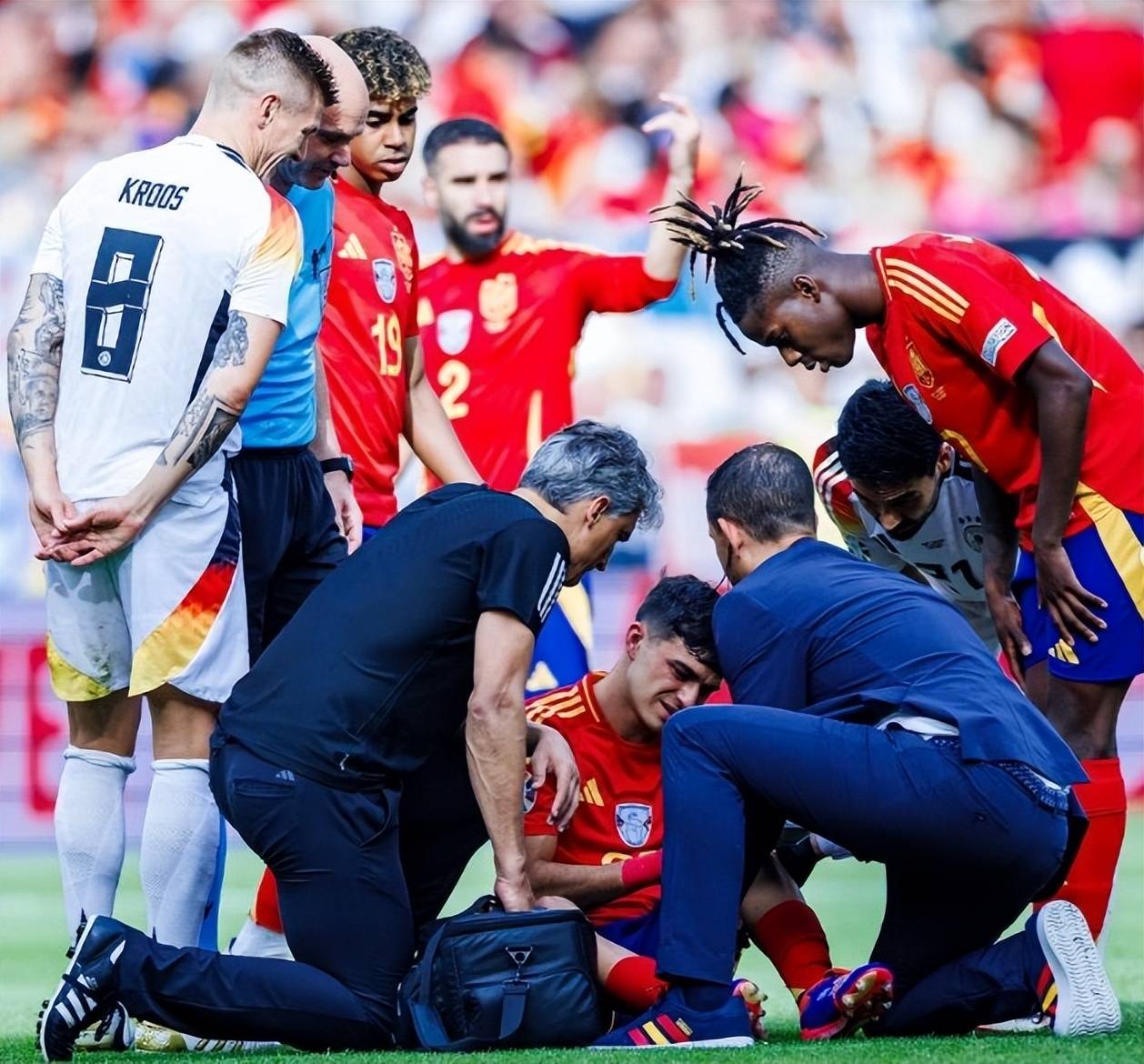 法国碾压英格兰,托雷斯统治全场的简单介绍 法国碾压英格兰,托雷斯统治全场的简单介绍