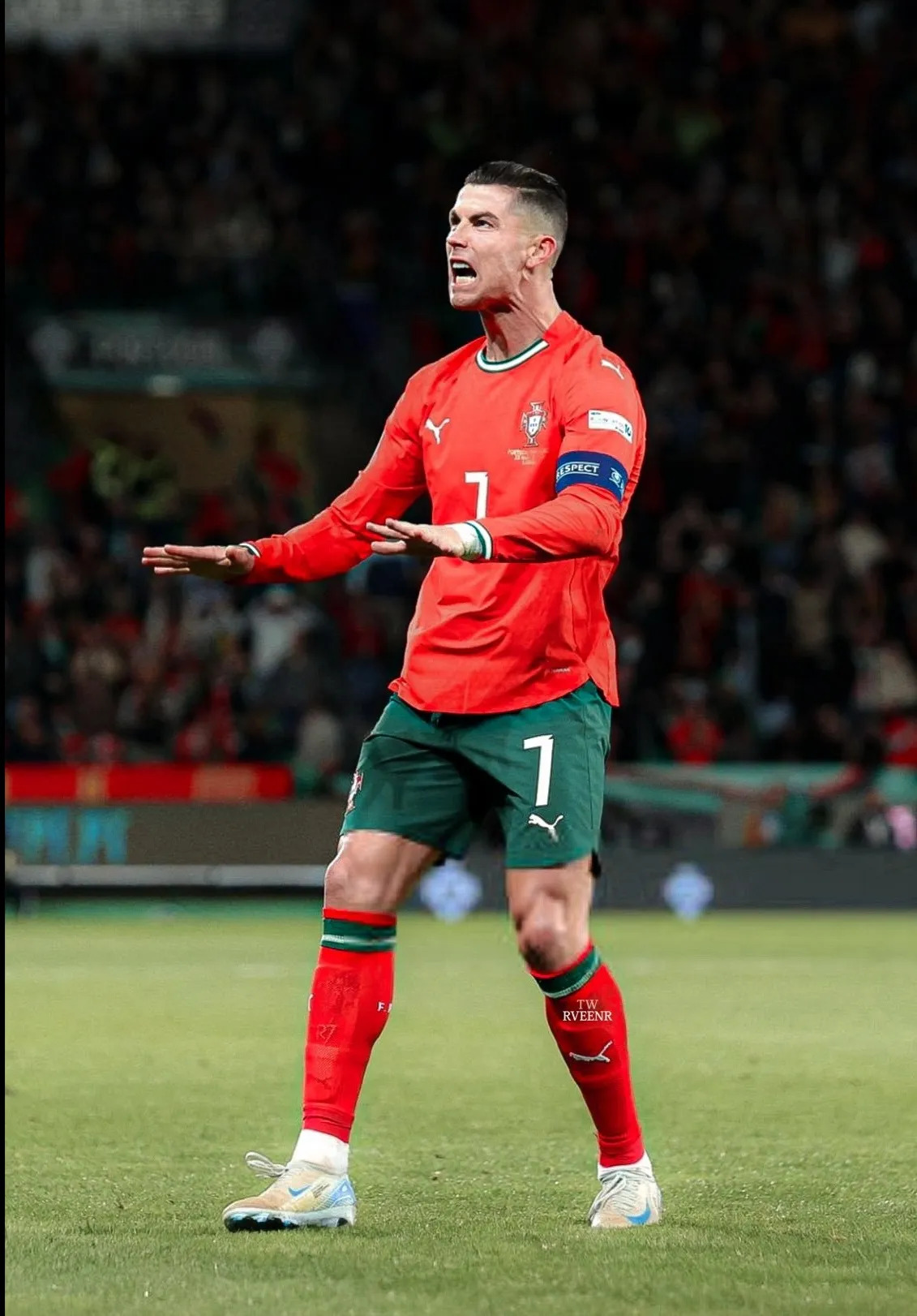 拜仁爆冷塞维利亚,C罗惊艳世界的简单介绍 拜仁爆冷塞维利亚,C罗惊艳世界的简单介绍