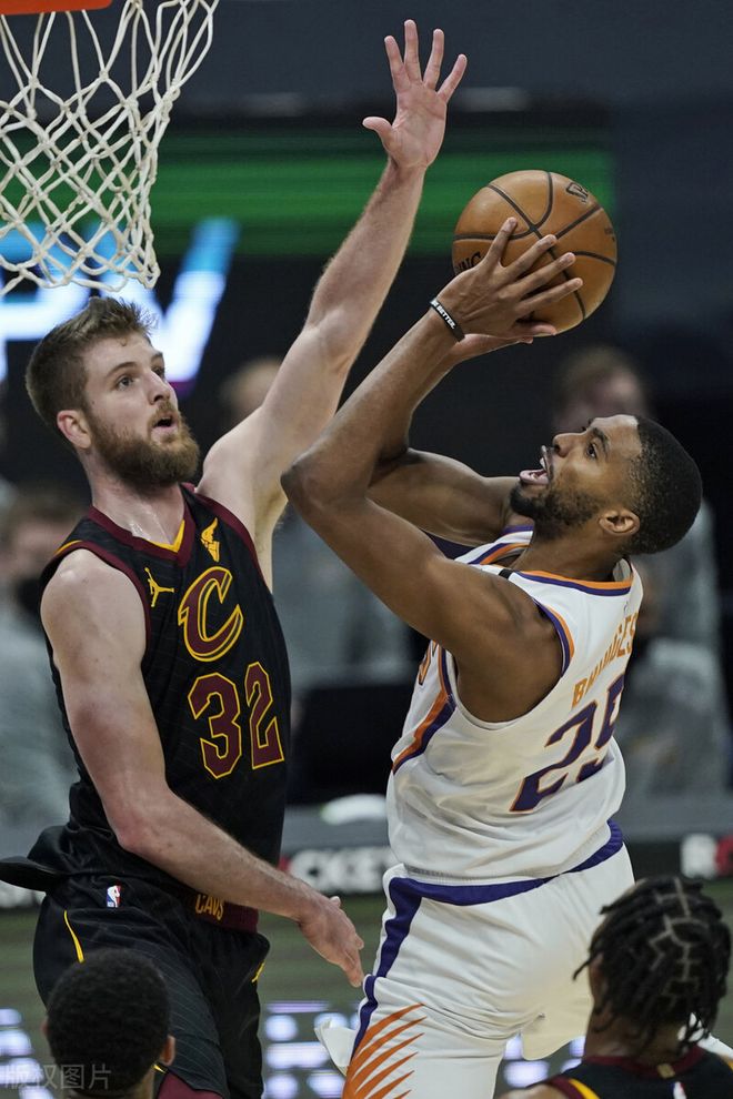 太阳完胜骑士,保罗统治全场的简单介绍 太阳完胜骑士,保罗统治全场的简单介绍