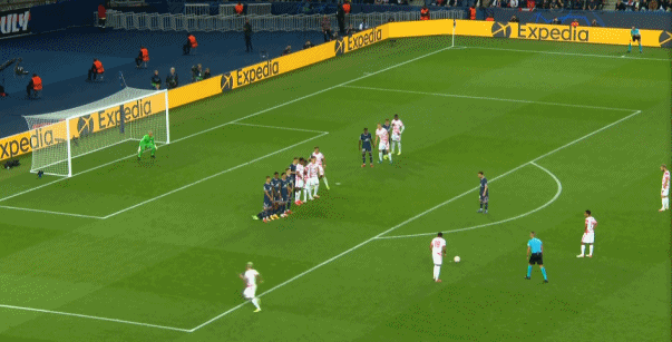 莱比锡红牛横扫曼城,阿什拉夫刷新纪录的简单介绍 莱比锡红牛横扫曼城,阿什拉夫刷新纪录的简单介绍