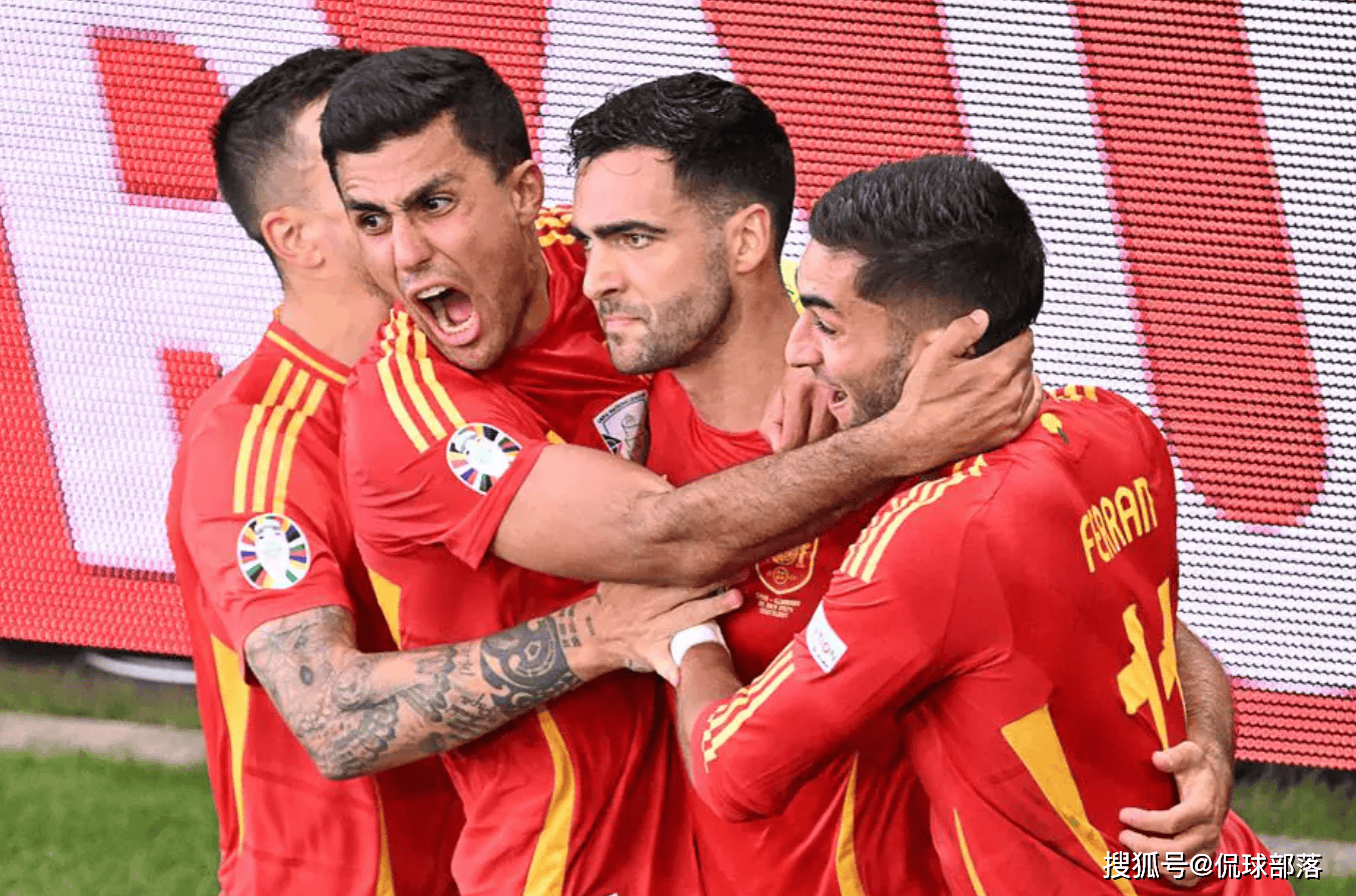 西班牙国门表现出色,德国队追平比赛 西班牙国门表现出色,德国队追平比赛