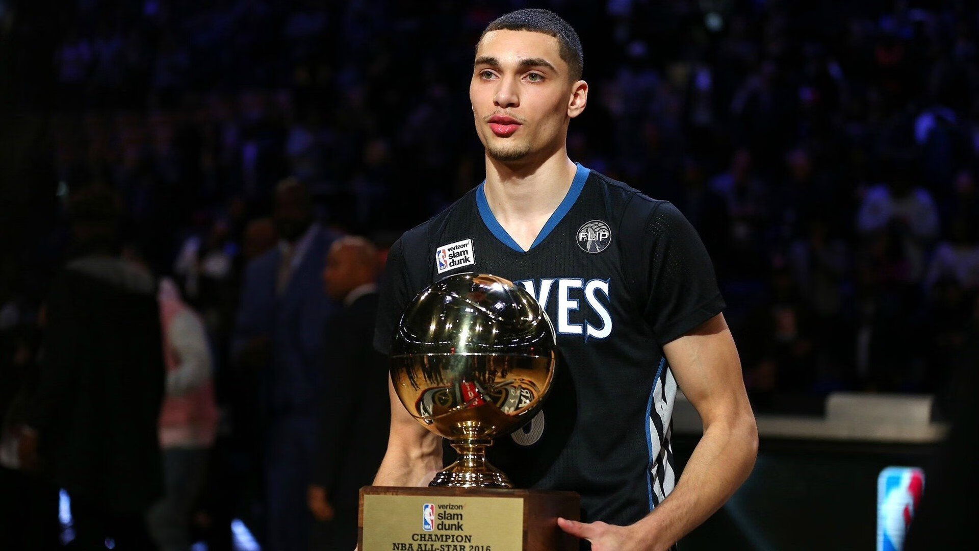 孤星闪耀,范弗利特扛起全队,国王力克雄鹿的战术启示