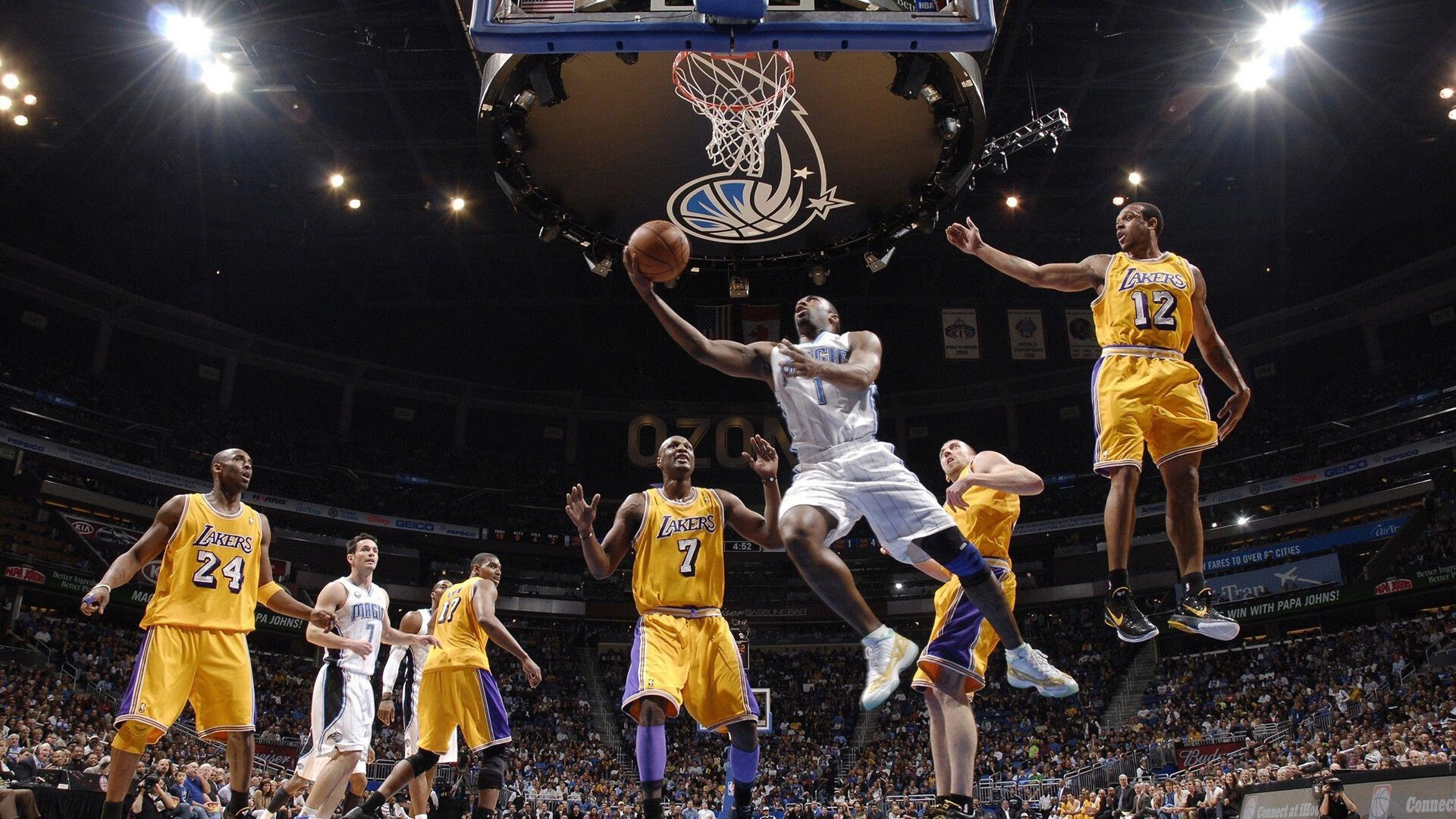 反差感,深圳队与火箭队是CBA与NBA的跨时空对决;完胜与关键制胜本身就存在战术逻辑上的矛盾—究竟是团队碾压,还是个人英雄主义?